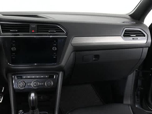 Used 2021 Volkswagen Tiguan SE R-Line image 17