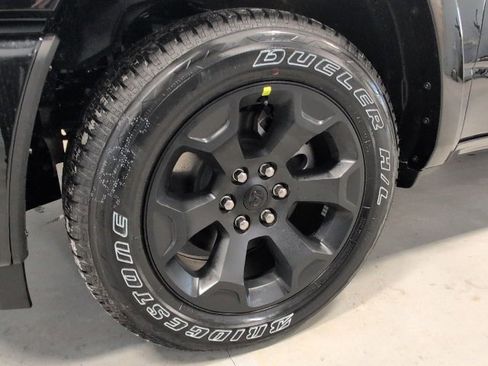 New 2026 RAM 1500 4x4 Crew Cab image 11