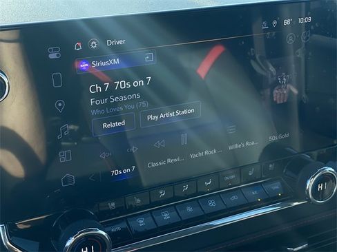 Used 2025 Chevrolet Colorado Z71 w/ Z71 Convenience Package 2 image 18