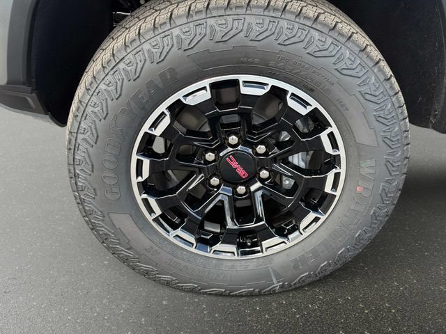 New 2026 GMC Canyon AT4 w/ Technology Plus Package AWD/4WD image 10