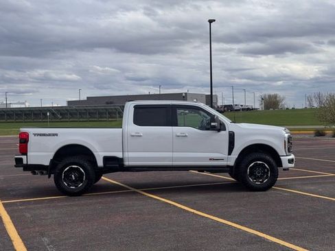 Used 2025 Ford F350 Lariat w/ Lariat Ultimate Package AWD/4WD image 2