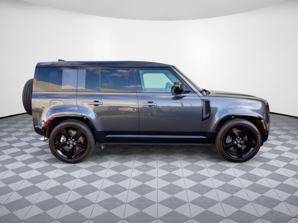 Used 2025 Land Rover Defender 110 X-Dynamic SE AWD/4WD image 8