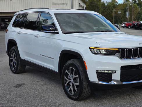 New 2025 Jeep Grand Cherokee L Limited image 39