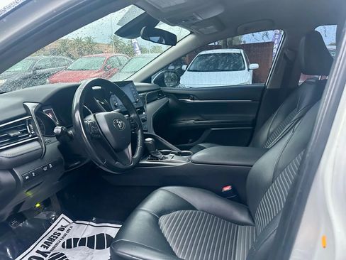 Used 2021 Toyota Camry SE image 9
