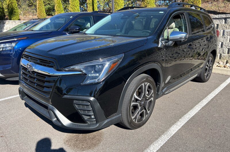Used 2023 Subaru Ascent Limited w/ Technology Package AWD/4WD image 2