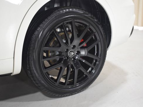 Certified 2022 Maserati Levante GT image 7