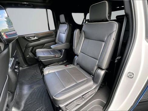Used 2022 Chevrolet Suburban Premier image 22