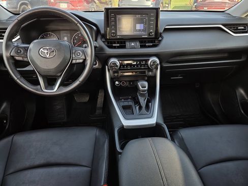Used 2022 Toyota RAV4 XLE Premium FWD image 8