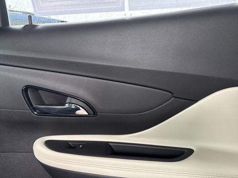 Used 2020 Buick Encore Preferred w/ Safety Package image 25