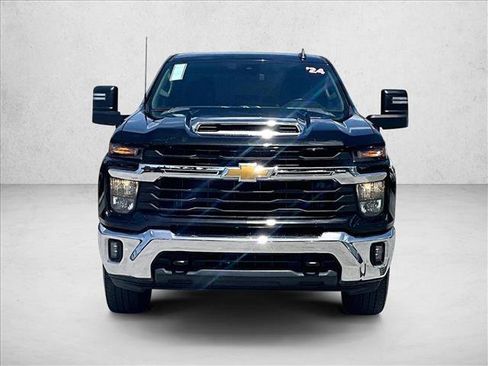 Used 2024 Chevrolet Silverado 2500 LT w/ Convenience Package AWD/4WD image 3