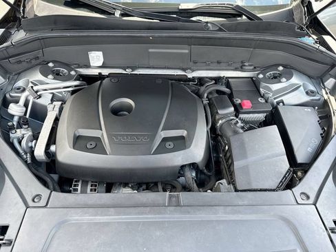 Used 2016 Volvo XC90 T6 Momentum AWD/4WD image 27