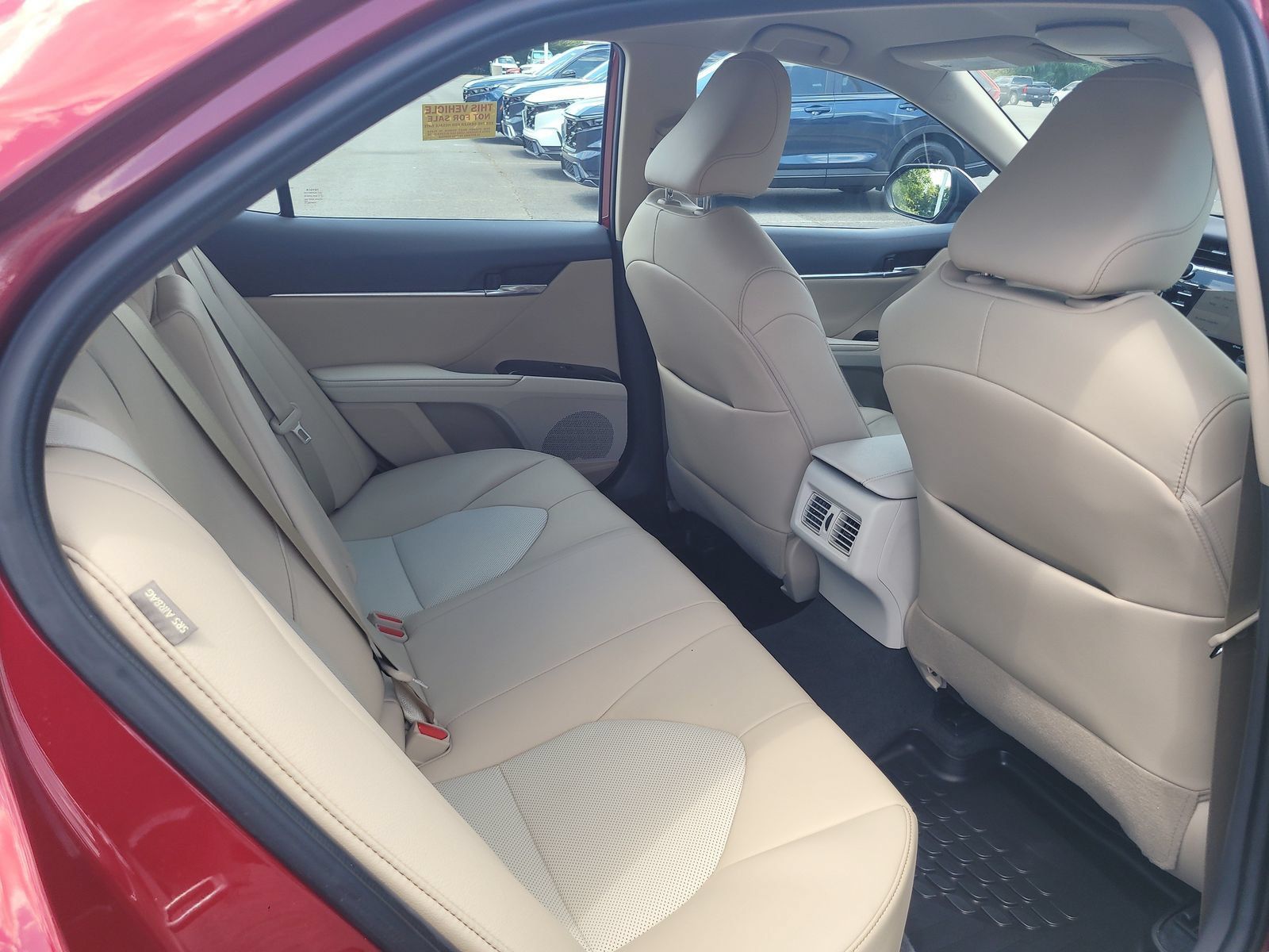 Used 2020 Toyota Camry XLE FWD image 26