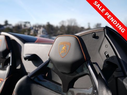 Used 2024 Lamborghini Huracan EVO image 21
