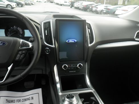 Certified 2024 Ford Edge Titanium w/ Equipment Group 301A image 19