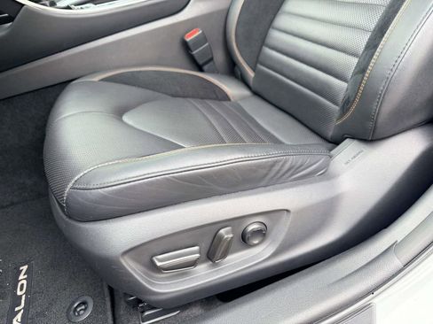 Certified 2019 Toyota Avalon Touring image 18