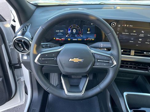 Used 2025 Chevrolet Equinox LT image 27