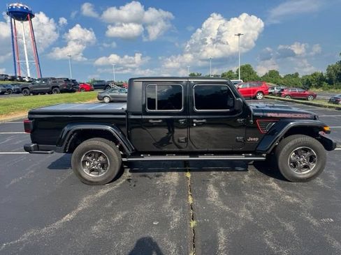 Used 2021 Jeep Gladiator Rubicon AWD/4WD image 2