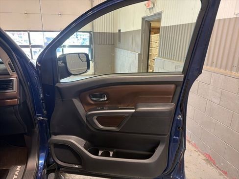 Certified 2019 Nissan Titan Platinum Reserve w/ Platinum Utility Package image 15
