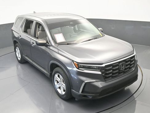 Used 2023 Honda Pilot LX image 53