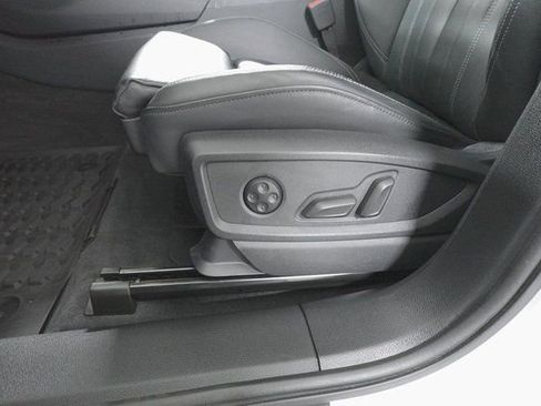 Used 2024 Audi Q5 2.0T Premium w/ Convenience Package image 10