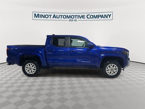 Used 2024 Toyota Tacoma SR5 AWD/4WD image 9