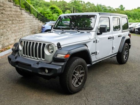 Used 2024 Jeep Wrangler Sport S image 10