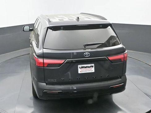 Used 2023 Toyota Sequoia Platinum image 15