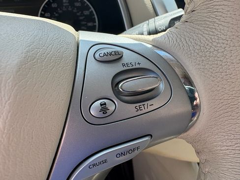 Used 2017 Nissan Murano SL w/ SL Technology Package FWD image 15