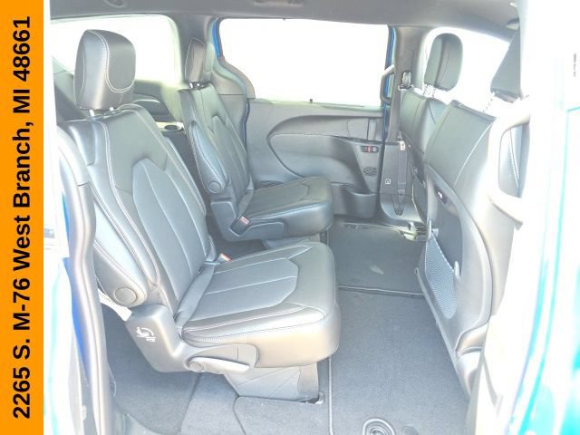 New 2027 Chrysler Pacifica Select AWD/4WD image 40