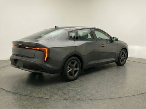 Used 2025 Kia K4 LXS image 7