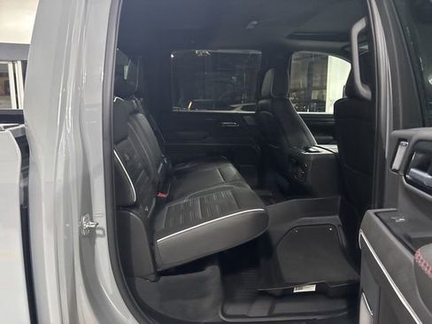 Used 2025 GMC Sierra 2500 AT4X image 30