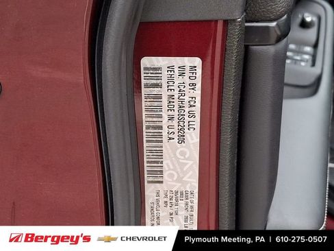 Used 2025 Jeep Grand Cherokee Altitude image 28