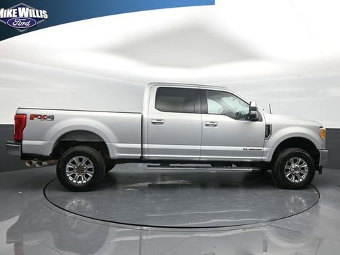 Used 2017 Ford F250 XLT w/ XLT Premium Package image 8
