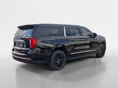 Used 2024 GMC Yukon XL SLT AWD/4WD image 5