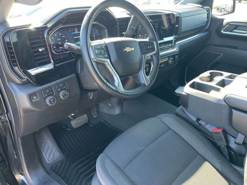 Used 2025 Chevrolet Silverado 1500 LT AWD/4WD image 5