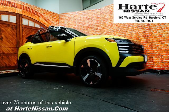 Used 2025 Nissan Kicks SR w/ Illumination Package AWD/4WD image 1