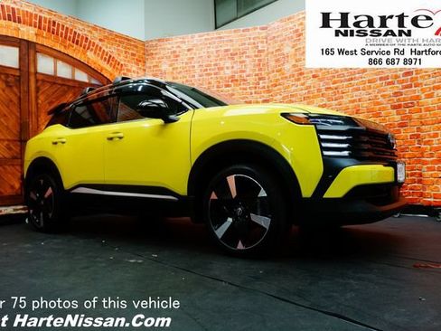 Used 2025 Nissan Kicks SR w/ Illumination Package AWD/4WD image 1