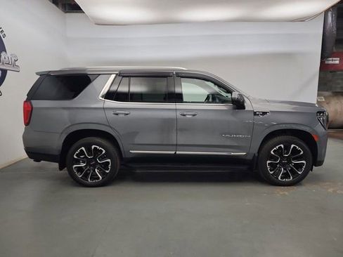 Used 2022 GMC Yukon SLT w/ SLT Premium Package image 12