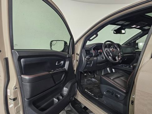 Used 2020 Nissan Titan PRO-4X w/ Pro-4x Convenience Package image 24