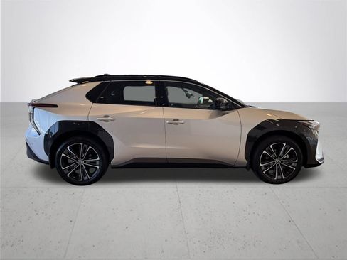 Used 2024 Toyota bZ4X AWD image 6