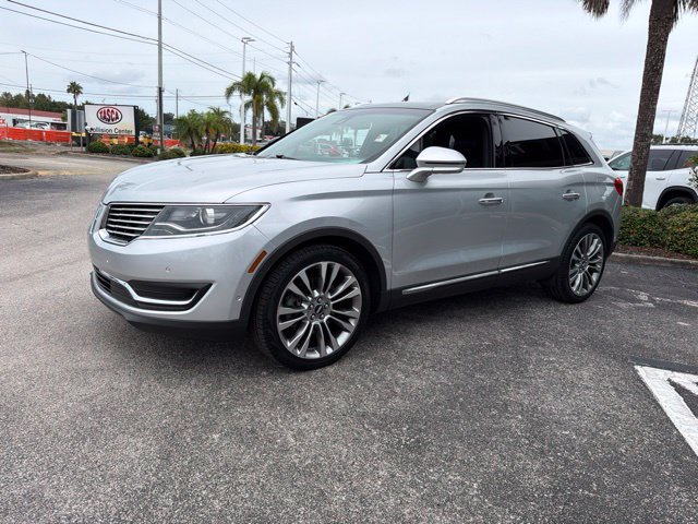 Used 2018 Lincoln MKX Reserve w/ Driver Assistance Package FWD image 3