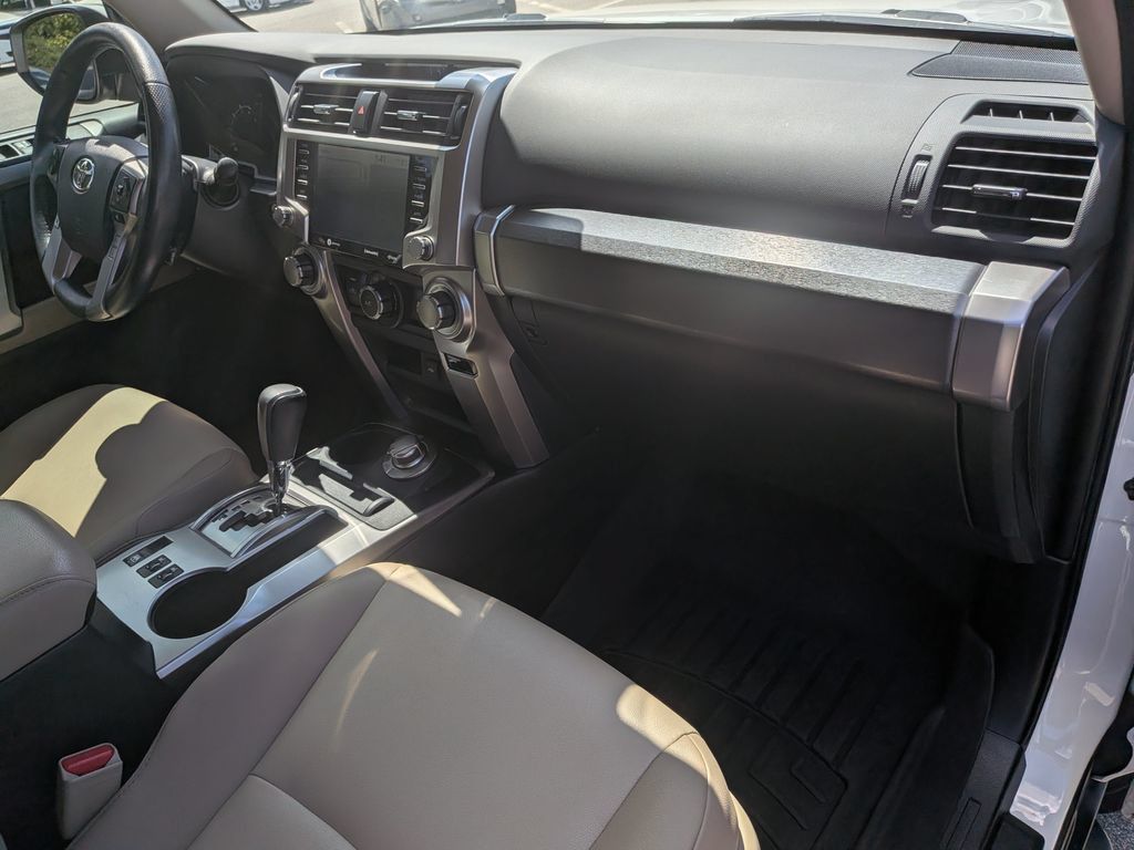 Used 2022 Toyota 4Runner SR5 Premium w/ Moonroof Package AWD/4WD image 29