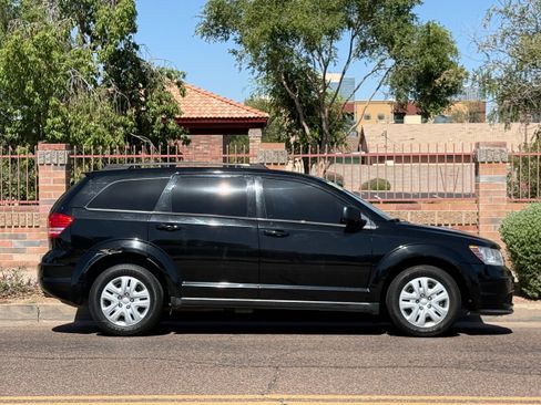 Used 2020 Dodge Journey SE w/ SE Popular Equipment Group FWD image 9