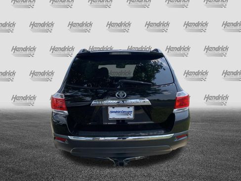 Used 2012 Toyota Highlander SE w/ Tow Pkg FWD image 9