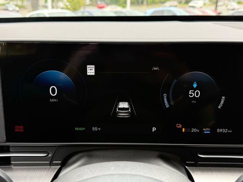 Certified 2025 Hyundai Kona Limited FWD image 24