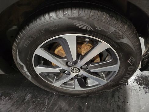 Used 2019 Toyota Prius C FWD image 10