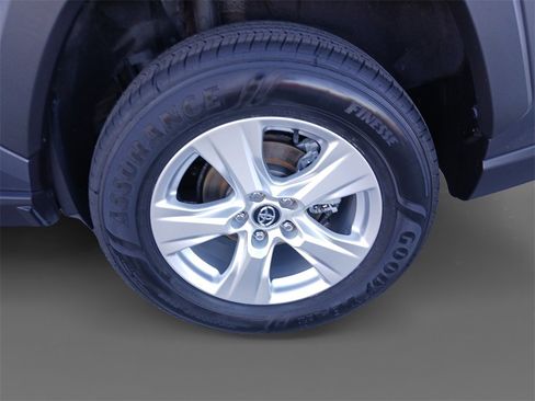 Used 2021 Toyota RAV4 XLE image 8