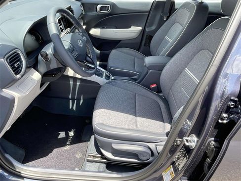 New 2025 Hyundai Venue Limited image 13