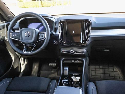 New 2026 Volvo XC40 B5 Ultra w/ Climate Package image 23