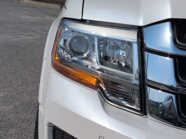 Used 2017 Ford Expedition Limited w/ Equipment Group 301A RWD image 10
